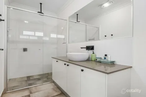 Property photo of 19 Aquabella Drive Eagle Point VIC 3878