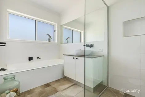 Property photo of 19 Aquabella Drive Eagle Point VIC 3878