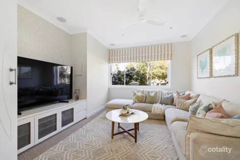 Property photo of 8 Carrington Parade Freshwater NSW 2096