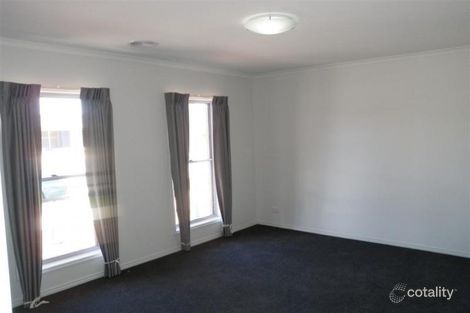 Property photo of 19 Edgewater Close Eaglehawk VIC 3556