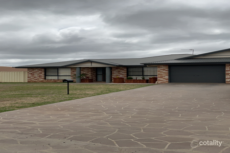 16 Berghofer Dr, Oakey, QLD 4401