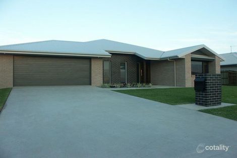 Property photo of 7 Beech Links Drive Ashfield QLD 4670