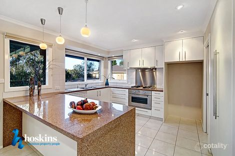 Property photo of 11 Glamis Court Croydon VIC 3136