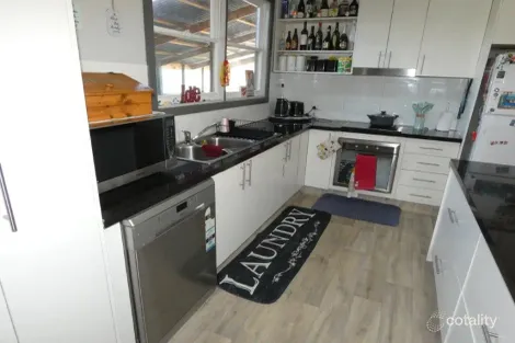 Property photo of 31 Walker Street Donald VIC 3480