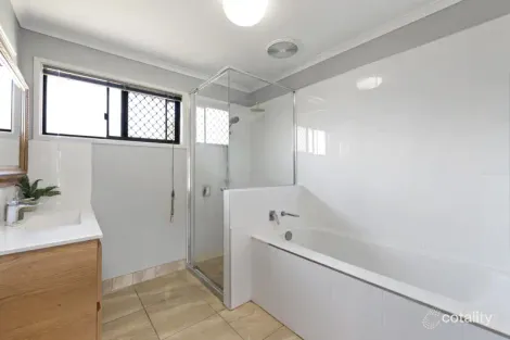 Property photo of 4 Helens Court Hampden QLD 4741