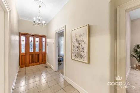 Property photo of 12 Main Street Elsternwick VIC 3185