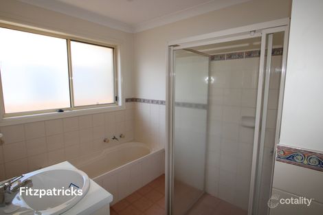 Property photo of 2/3A Lake Street Lake Albert NSW 2650