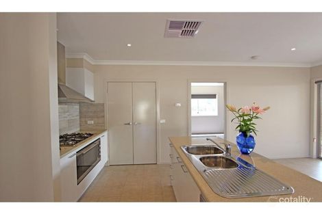 Property photo of 6 Harvey Close Eaglehawk VIC 3556