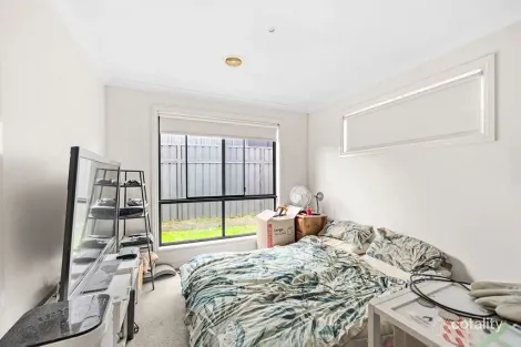 Property photo of 8A Rachel Court Sebastopol VIC 3356