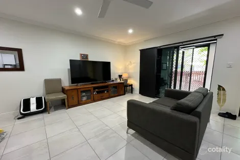 24 Lawrie Ave, Oonoonba, QLD 4811