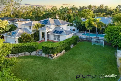 Property photo of 8 Blackbutt Place Brookfield QLD 4069