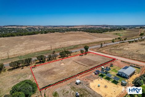 Property photo of 2 Farm View Gingin WA 6503
