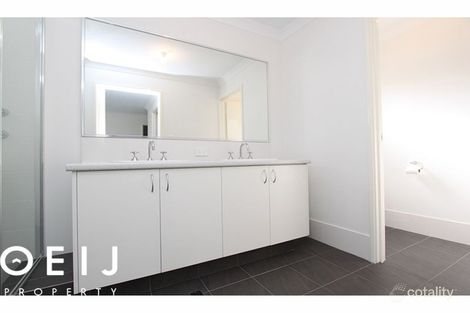 Property photo of 8 Ruffle Approach Piara Waters WA 6112