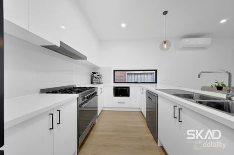 Property photo of 6 Cochrane Avenue Mickleham VIC 3064