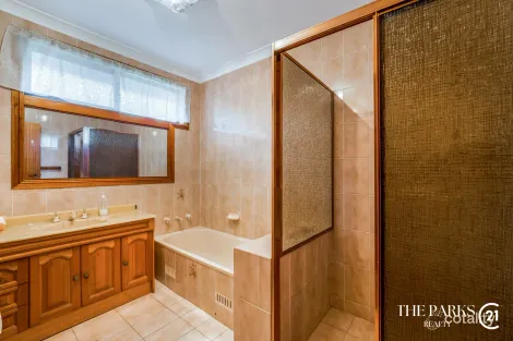 Property photo of 9 Coonawarra Street Edensor Park NSW 2176