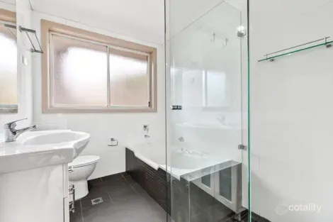 Property photo of 19 Iluka Avenue Elanora Heights NSW 2101