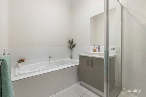 Property photo of 2/31 Rodbrough Crescent Corio VIC 3214