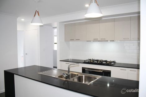 Property photo of 39 Solar Circuit Spring Mountain QLD 4300