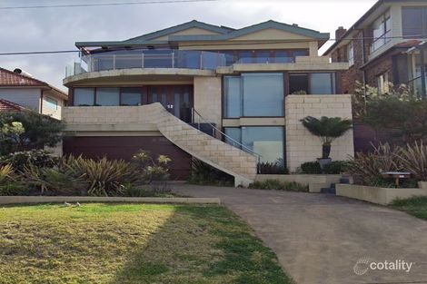 Property photo of 28 Delaigh Avenue North Curl Curl NSW 2099