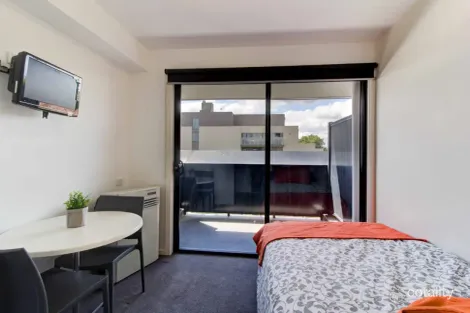 218/484 ELGAR RD, BOX HILL, VIC 3128