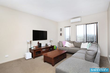 Property photo of 2/30-40 College Street Caroline Springs VIC 3023