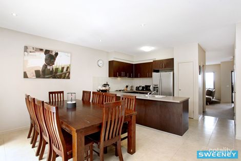 Property photo of 2/30-40 College Street Caroline Springs VIC 3023