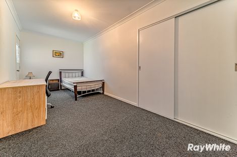 Property photo of 18 Clarcoll Crescent South Kangaroo Flat VIC 3555
