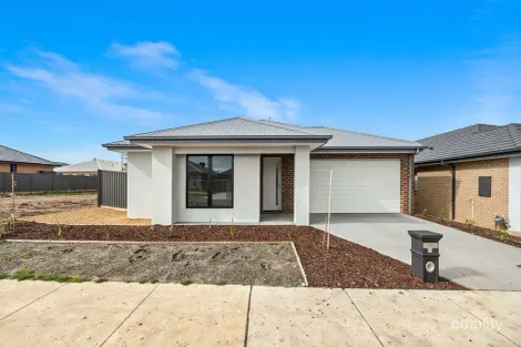 13 Gribble St, Lucas, VIC 3350
