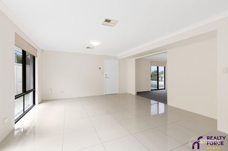 Property photo of 26 McKenzie Way Embleton WA 6062