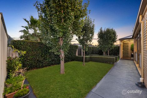 Property photo of 2 Margaret Place Taylors Hill VIC 3037