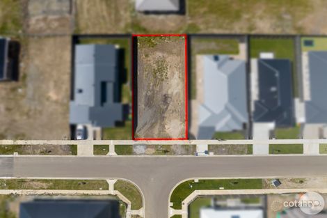 18 Hutchinson Dr, Lucas, VIC 3350