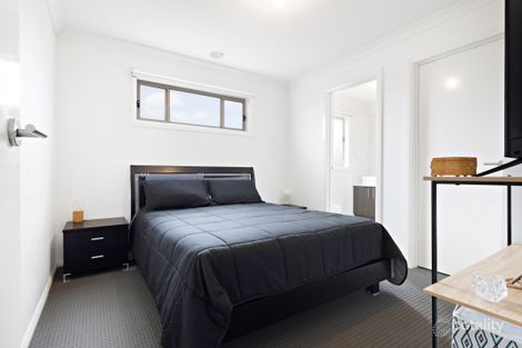 Property photo of 27 Moonstone Street Doreen VIC 3754