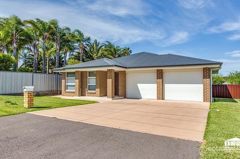 52 Kent St, Greta, NSW 2334