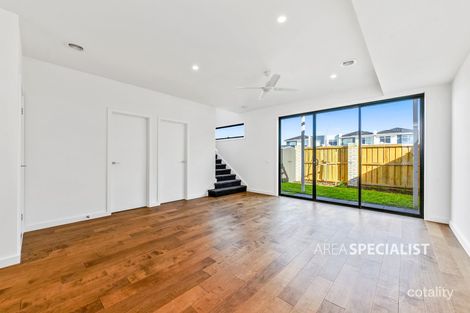 Property photo of 4 Poa Court Keysborough VIC 3173