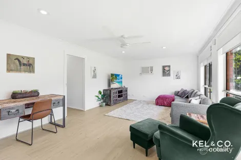 Property photo of 8 Rutledge Crescent Quakers Hill NSW 2763