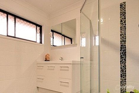 Property photo of 2 Willoughby Crescent Springwood QLD 4127