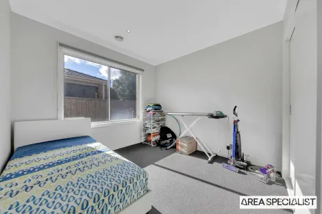 Property photo of 19 Shipwright Parade Werribee VIC 3030
