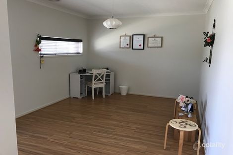 Property photo of 5 Goldsworthy Drive Fraser Rise VIC 3336