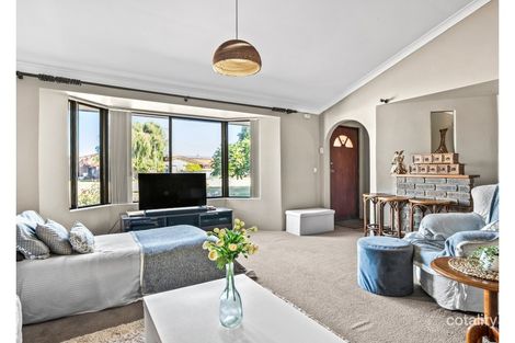 Property photo of 6 Ocean Place Waikiki WA 6169