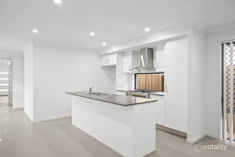 Property photo of 5 Springbrook Street South Ripley QLD 4306