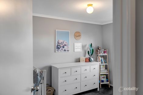 Property photo of 17 Jarrad Road Happy Valley SA 5159