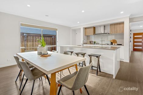 Property photo of 12 Barkers Crescent Mickleham VIC 3064