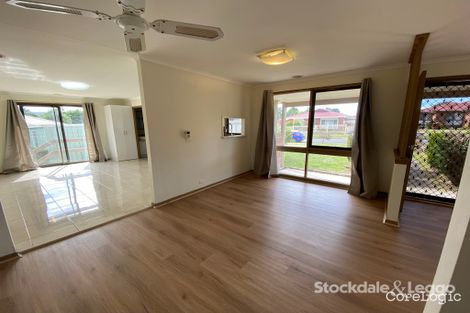 Property photo of 1 Axedale Crescent Endeavour Hills VIC 3802