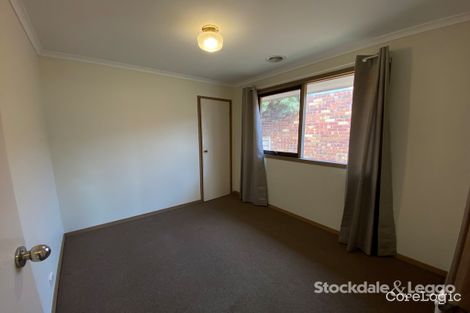Property photo of 1 Axedale Crescent Endeavour Hills VIC 3802