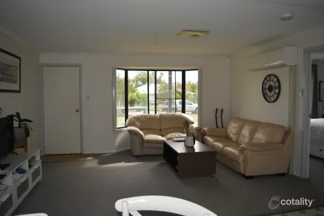 Property photo of 32 Garden Street Blackall QLD 4472