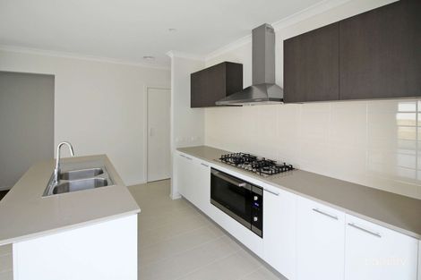 Property photo of 16 Hangar Drive Mount Duneed VIC 3217