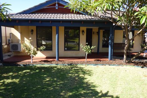 2 Orlando Ct, Pearsall, WA 6065