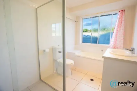 Property photo of 11 Jacaranda Avenue Kingaroy QLD 4610