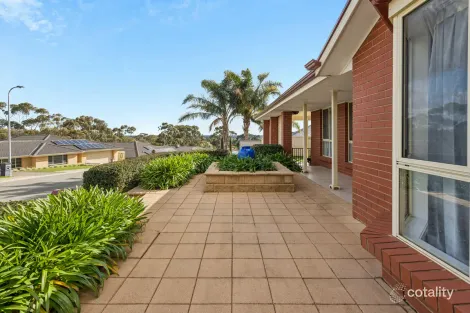 Property photo of 38 Thompson Circuit Evanston Park SA 5116