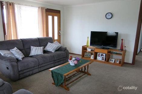 Property photo of 13 Denva Bird Way Taree NSW 2430